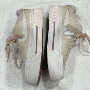 Nike Women's Cream Sneakers